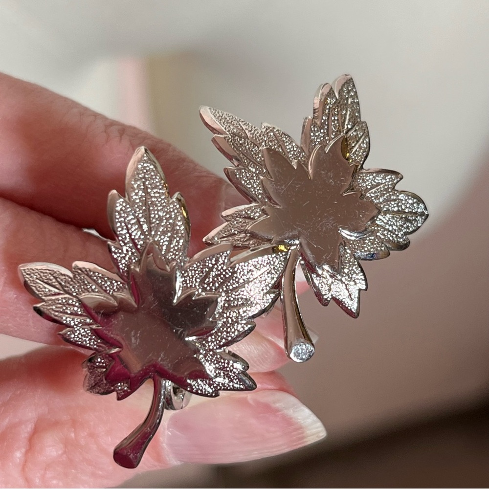 Monet Vintage 1980' - 90' Retro Oversized Silver tone Maple Leaf Clip earrings